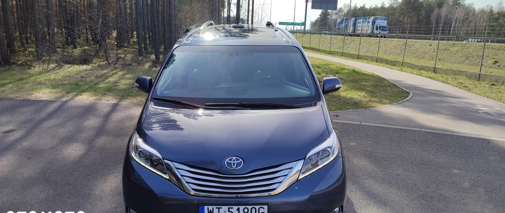 Toyota Sienna cena 114900 przebieg: 143600, rok produkcji 2015 z Kobyłka małe 211